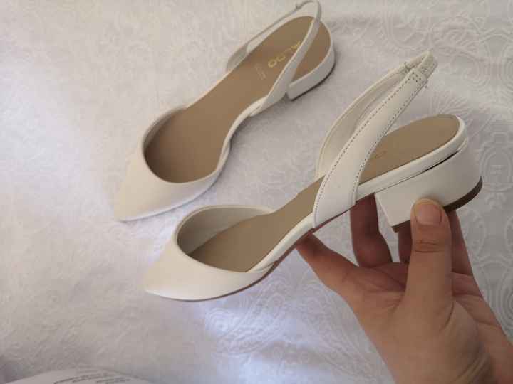 Com ou sem um segundo par de sapatos? 1