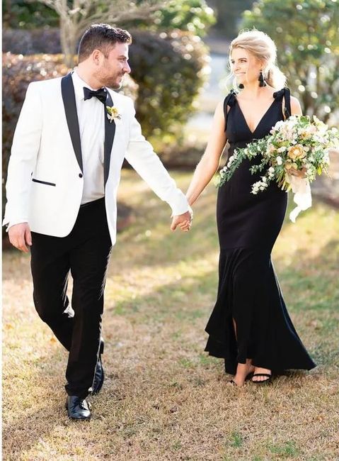 O Arco-íris invade a Comunidade: Inspirações pretas para Vestido de Noiva 5