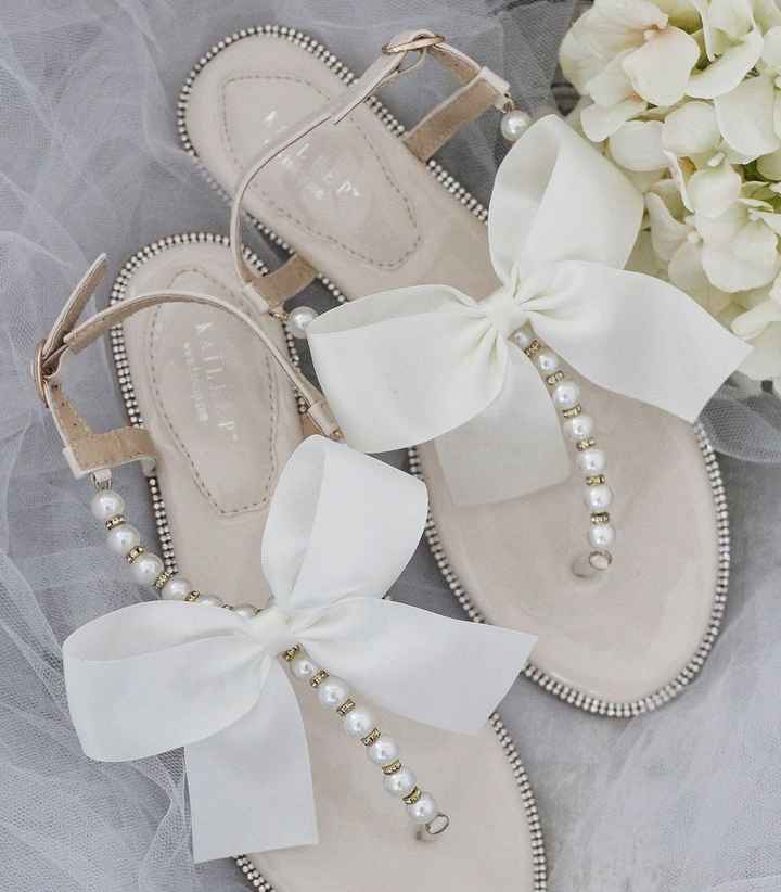 o que usar nos pés num casamento na praia? - 5