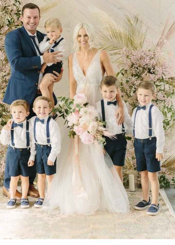Ajuda com a roupa dos filhos da noiva 4