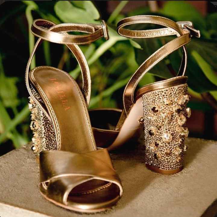 o Arco-íris 🌈invade a Comunidade  Inspirações com dourado  para Sapatos de Noiva - 7