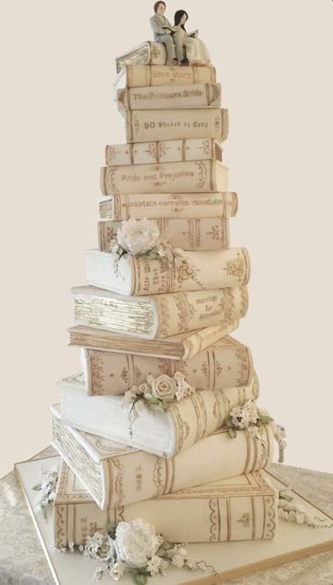 o arco-íris 🌈 Invadiu a comunidade com inspirações em dourado para Bolos 🍰 5