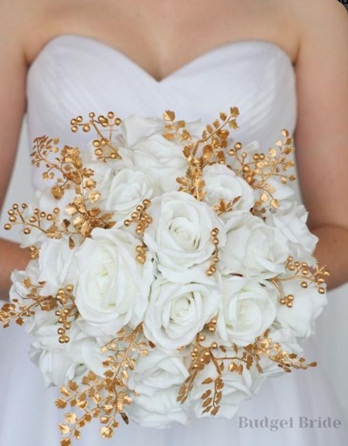 O🌈 Arco-íris invade a Comunidade com Inspirações em Dourado para Ramo da noiva  💐 3