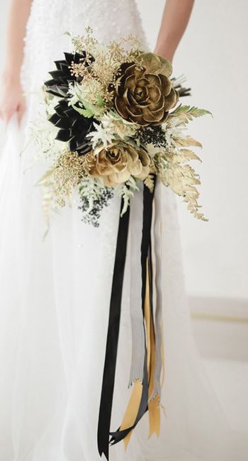 O🌈 Arco-íris invade a Comunidade com Inspirações em Dourado para Ramo da noiva  💐 5