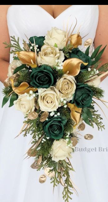 O🌈 Arco-íris invade a Comunidade com Inspirações em Dourado para Ramo da noiva  💐 7