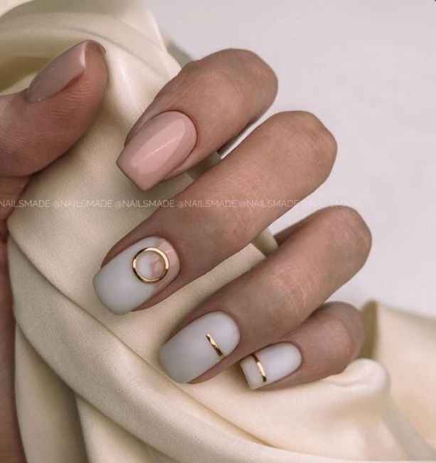 Last one🤩 O🌈 Arco-íris invade a Comunidade com Inspirações em Dourado para unhas 💅🏼 2