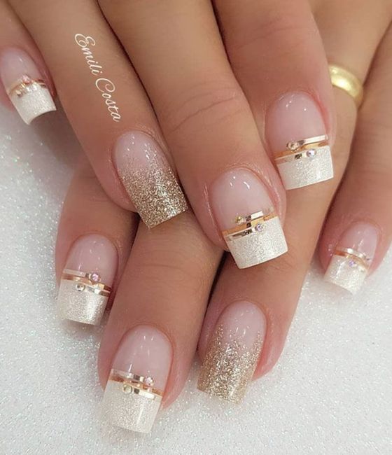 Last one🤩 O🌈 Arco-íris invade a Comunidade com Inspirações em Dourado para unhas 💅🏼 7