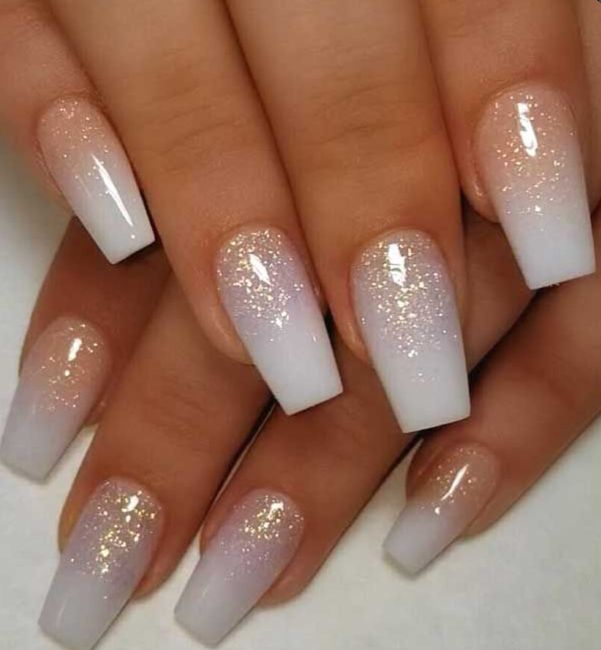 Last one🤩 O🌈 Arco-íris invade a Comunidade com Inspirações em Dourado para unhas 💅🏼 11