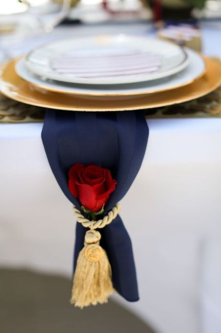 Inspirações em azul marinho e vermelho