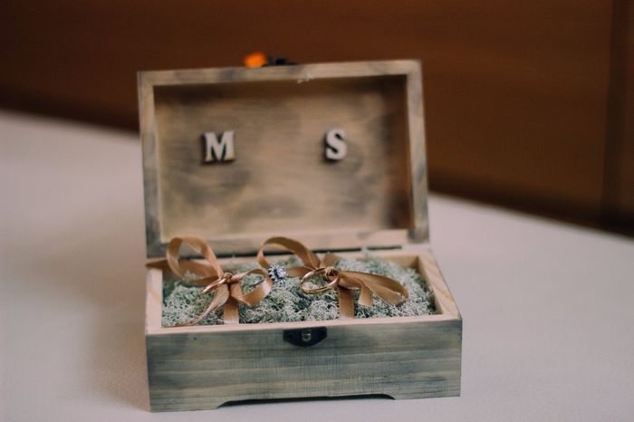 As nossas alianças (a minha é tão pequenina que mal se vê ahah)