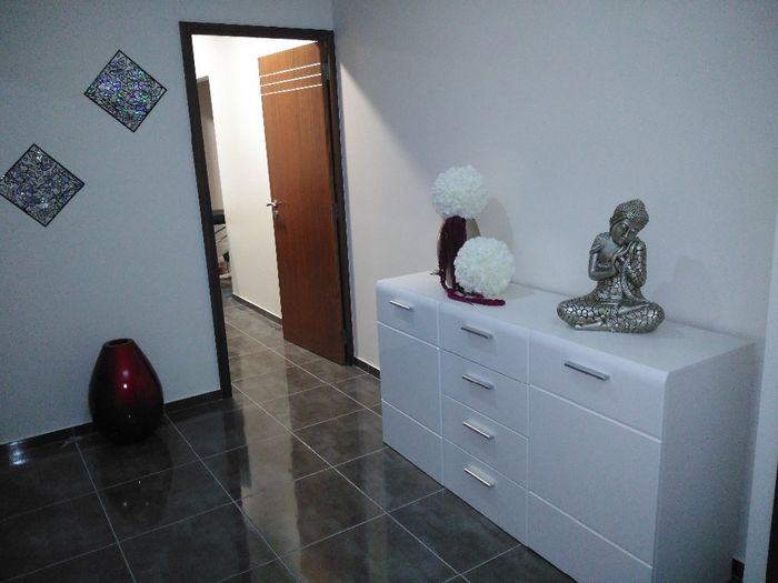 movel de entrada da casa e do salao <img class=