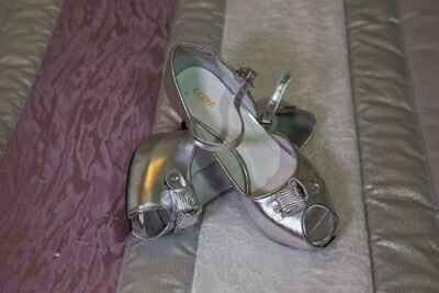 Sapatos prateados! Escolhe o teu preferido! - 1