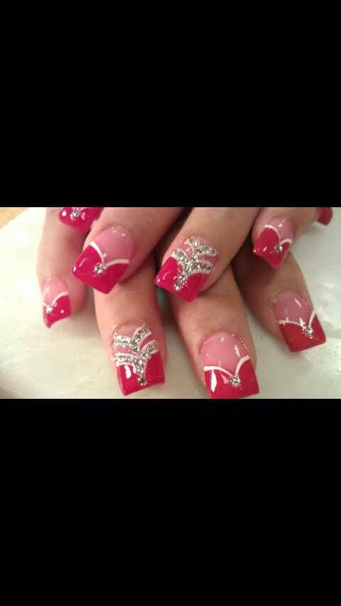 Procuro inspirações de unhas que misturem vermelho e rosa - 1