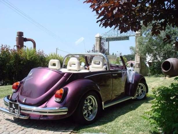 VW Beetle Descapotável Roxo - traseira