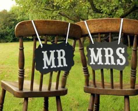 P/ as cadeiras no civil (mr & mrs) será a nossa mesa também!