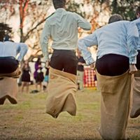 corrida com sacos de batatas