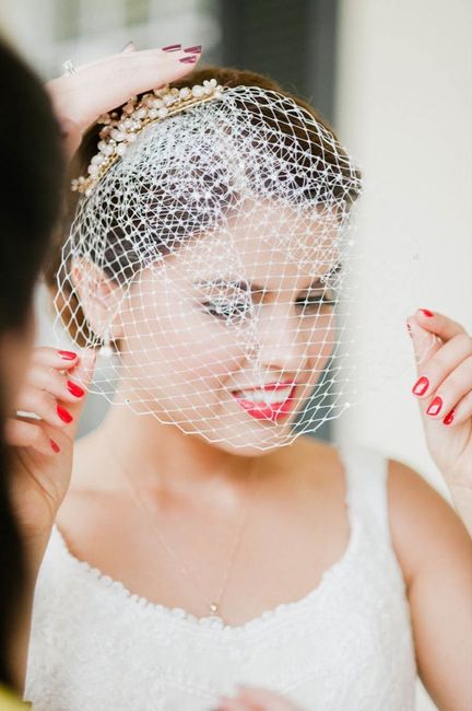 Unhas e lábios vermelhos - 2