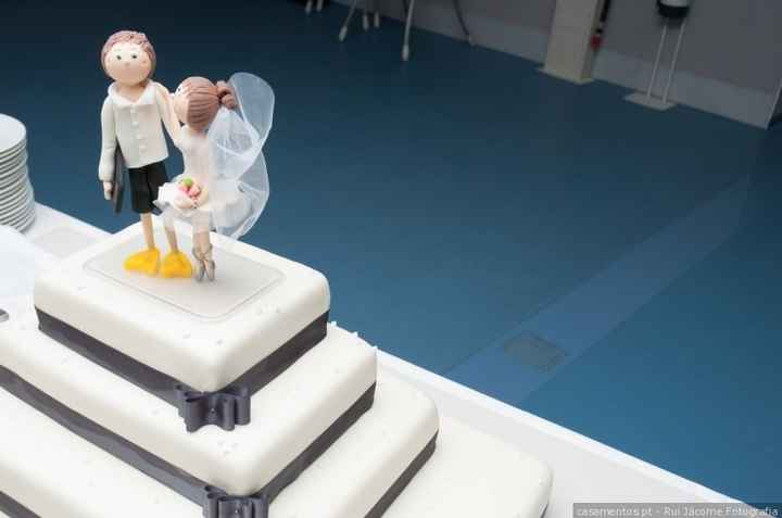 cake topper