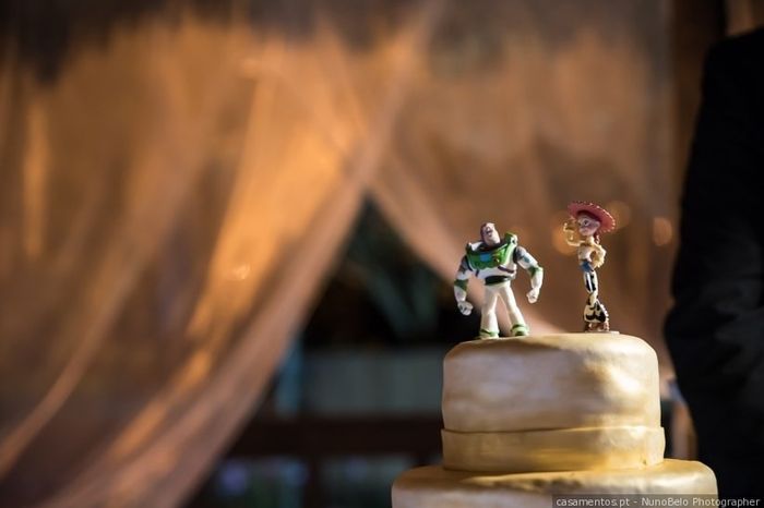 cake topper