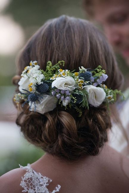 Coroas e toucados com flores para noivas românticas 🌸 3
