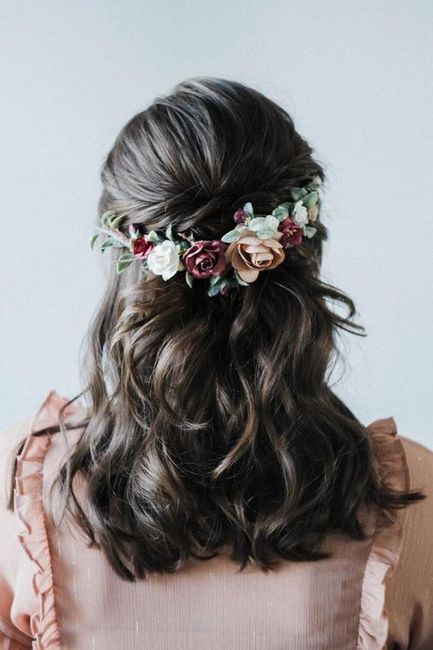 Coroas e toucados com flores para noivas românticas 🌸 5