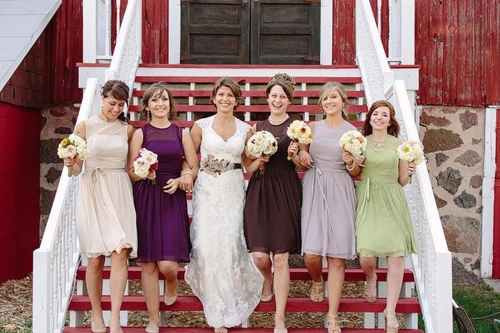 Bridesmaids & their Flower Bouquets
