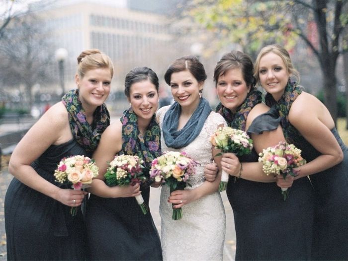 Bridesmaids & their Flower Bouquets