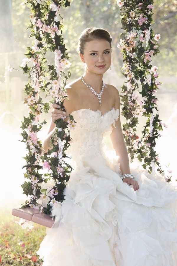 Emily Thorne, Revenge