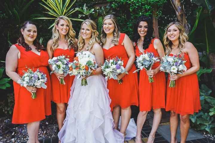 Bridesmaids & their Flower Bouquets