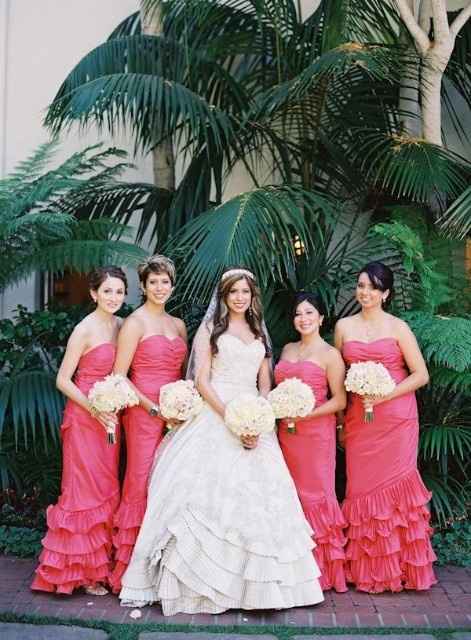 Bridesmaids & their Flower Bouquets