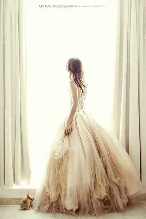 um vestido suave e clássico com um ar de rainha!