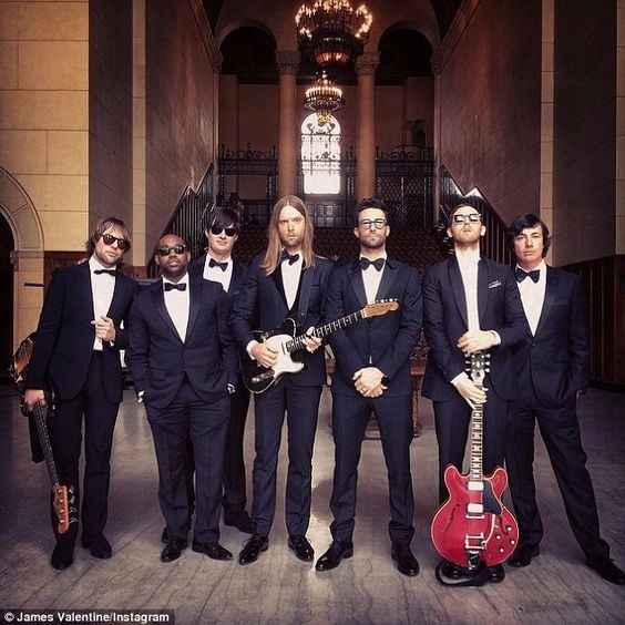 6.- contratar a vossa banda preferida para vir dar um show!!!!