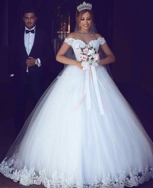 Irei à procura de vestidos como este...