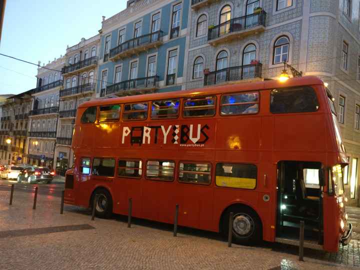 Alinhavas num Party Bus? 🎉 - 1