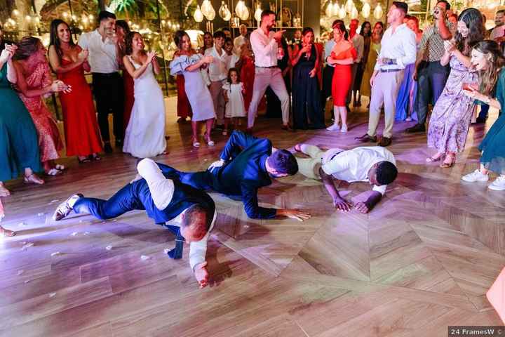 Tu e os teus amigos vão fazer alguma dança surpresa no dia C? - 1
