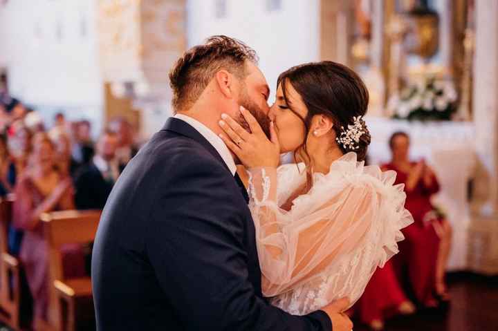 No altar: Beijo tímido ou beijo de filme? 😘 - 1