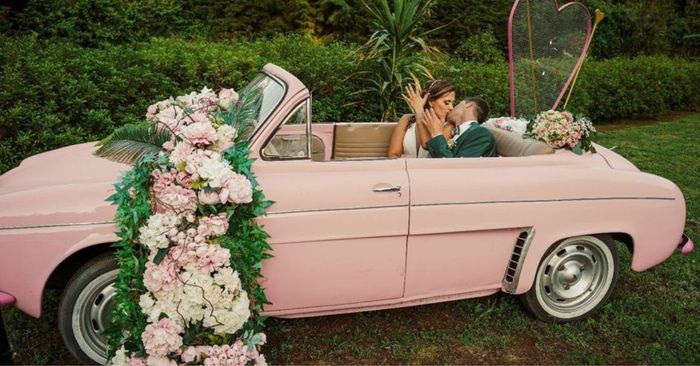4 ideias de como decorar o carro dos noivos! 🌺 2