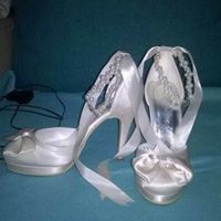 Os teus sapatos de noiva serão... - 1