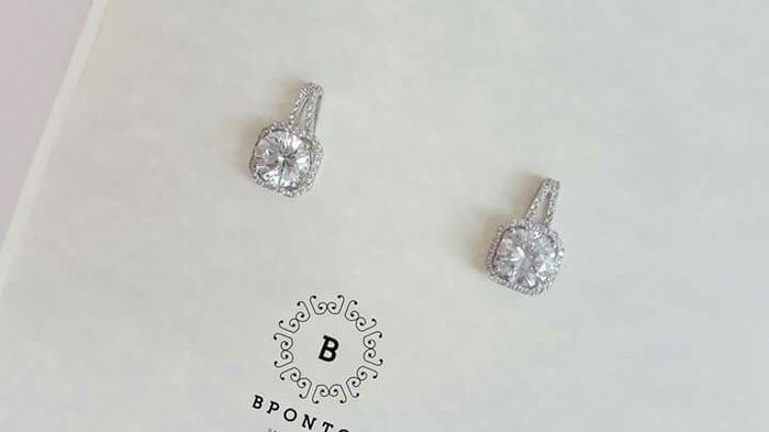 Acessórios brincos e colar - 1
