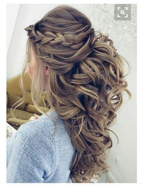  Penteado semi solto com tranças ajuda. - 1