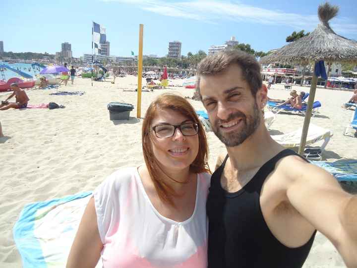 praia em frente do hotel