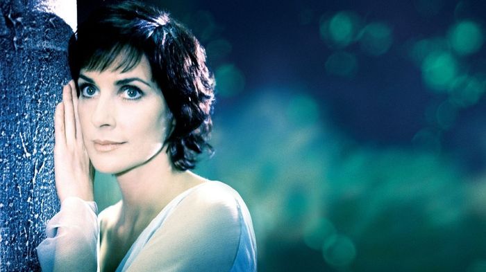 *Enya*