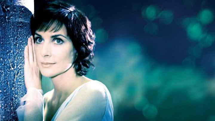 *Enya*