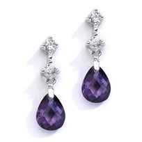 Brincos com pormenor roxo