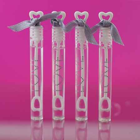 Confetis em forma de coração ou pétalas de rosa? - 1