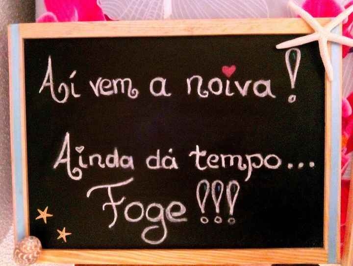 Placas  daminhas na igreja - 1