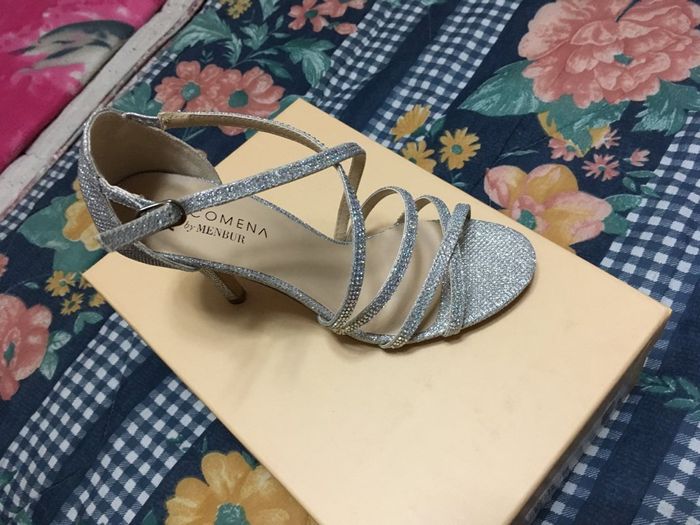 Prateado: no vestido ou nos sapatos? - 1