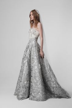 o Arco íris Invade a Comunidade com Inspirações Cor (prateado) - Vestido de Noiva 🌈 - 2