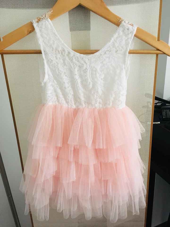 Meninas de aliança de vestido branco ou colorido? - 1