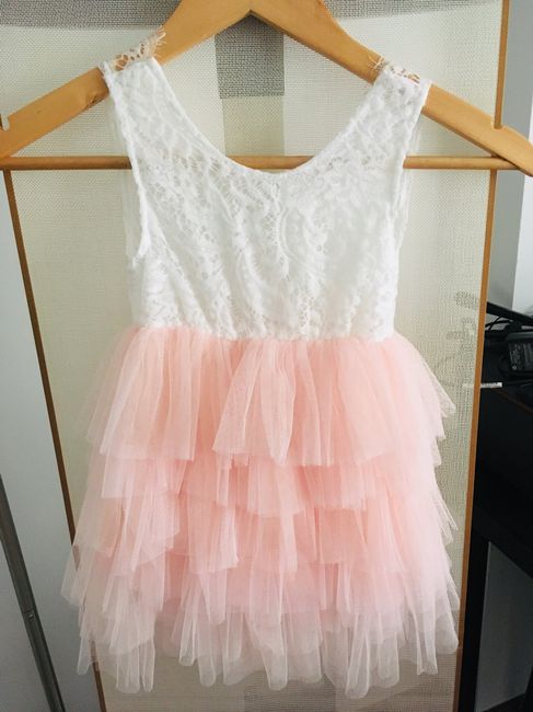 Meninas de aliança de vestido branco ou colorido? - 1